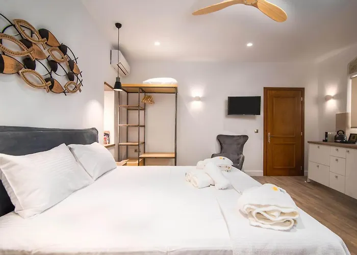 Curcumelli Luxury Suites - Πορτονι 2